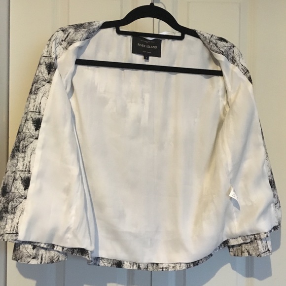RIVER ISLAND Black & White Abstract Relaxed Blazer - Picture 2 of 7